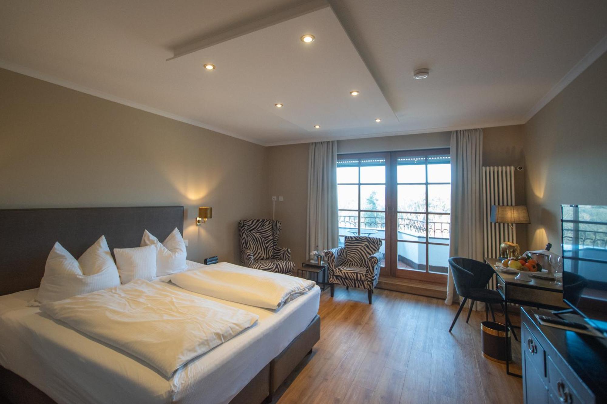 Hotel Restaurant Vinothek Lamm บัดแฮร์เรนอัลบ์ ภายนอก รูปภาพ