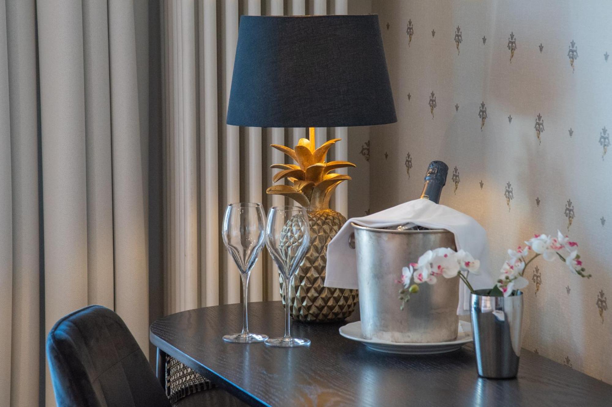 Hotel Restaurant Vinothek Lamm บัดแฮร์เรนอัลบ์ ภายนอก รูปภาพ