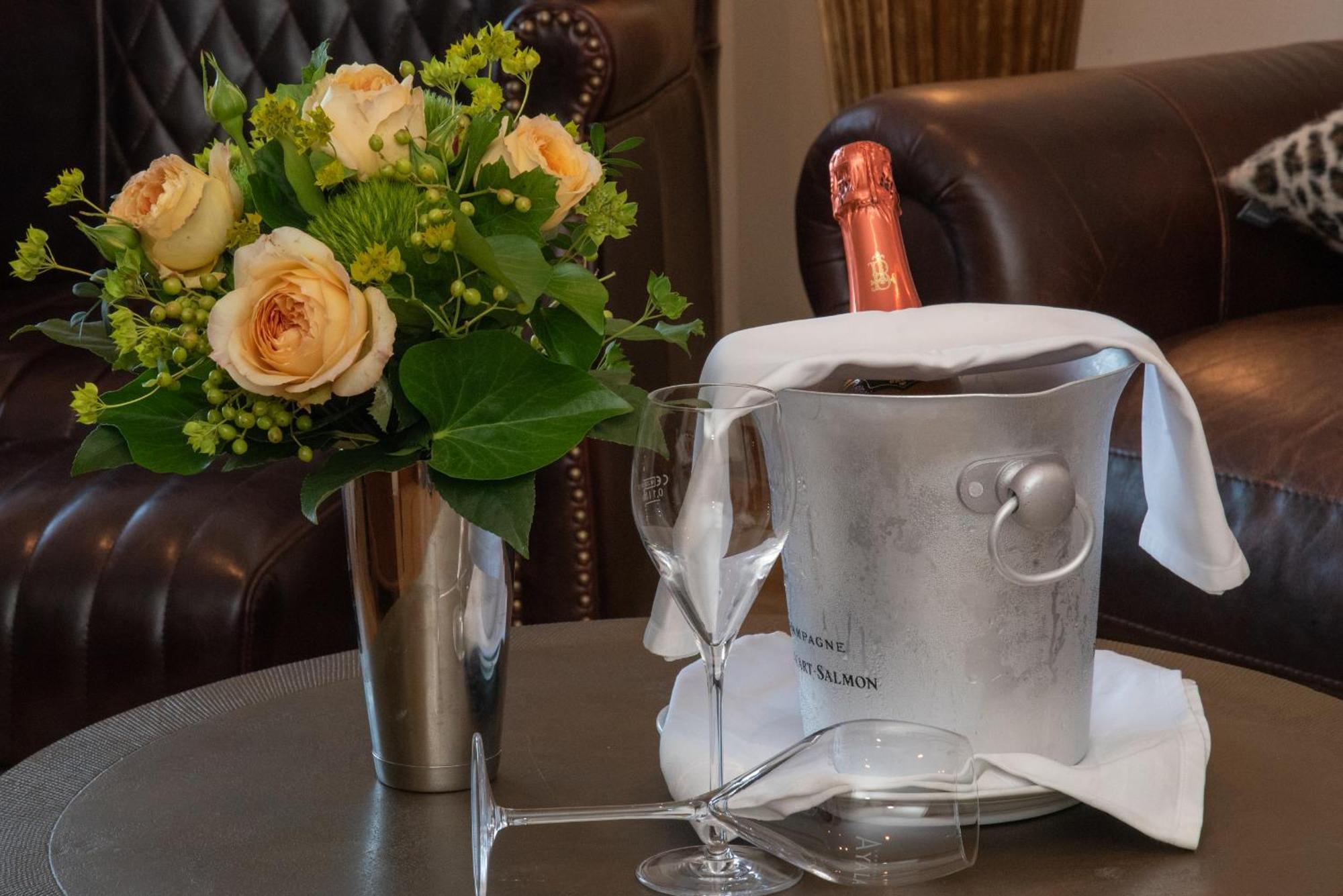 Hotel Restaurant Vinothek Lamm บัดแฮร์เรนอัลบ์ ภายนอก รูปภาพ